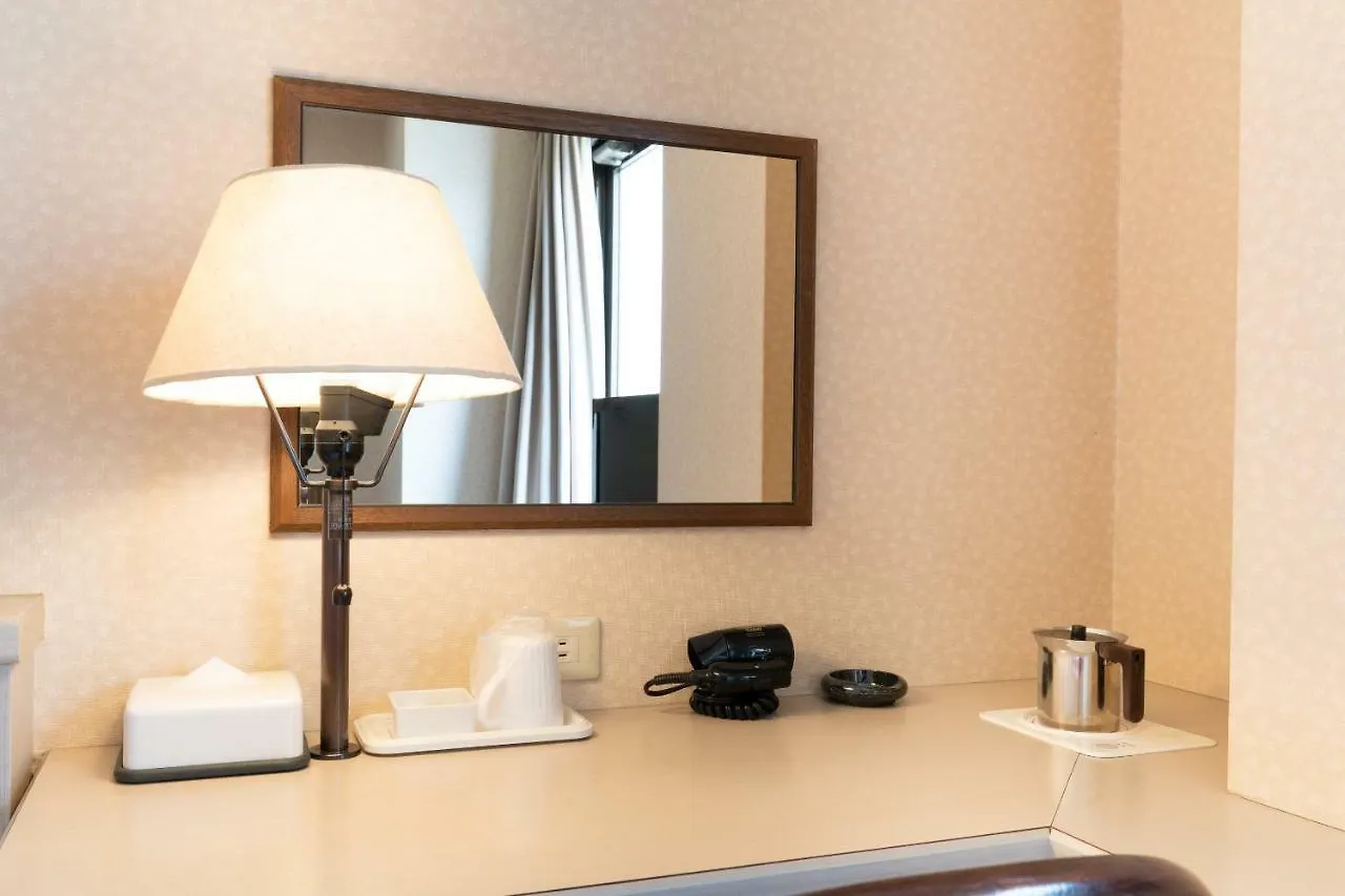 Hotel U-Nus Osaka 2*,  Japan